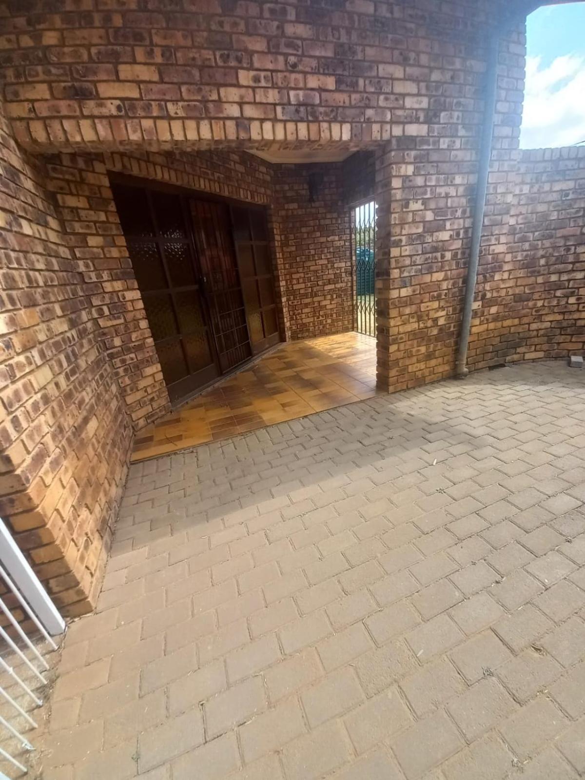 Rocky Hills Guesthouse Piet Retief Exterior photo